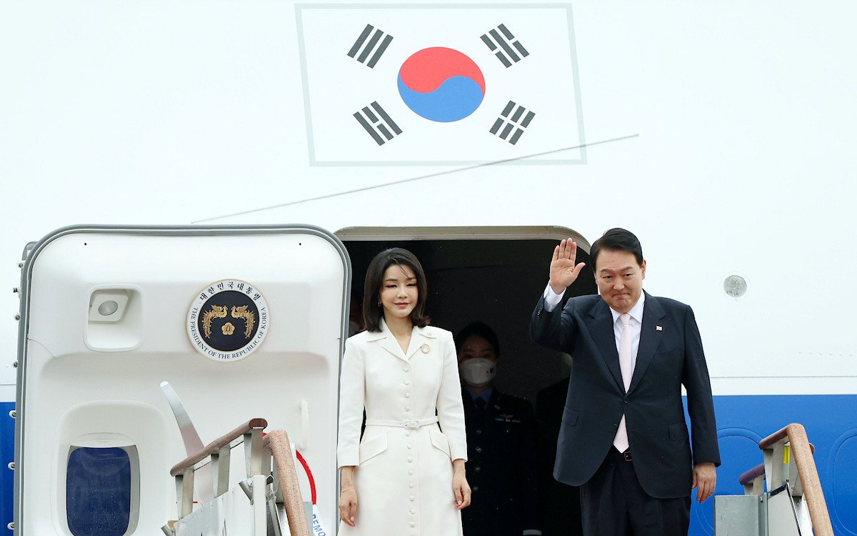 Yoon stumbles between Beijing and Washington